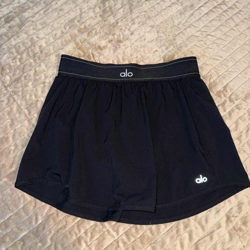 ALO Yoga Women's Black skirt